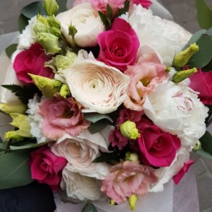 Bouquet di peonie e rose