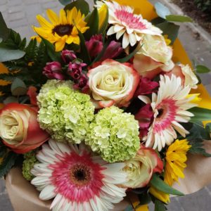 Bouquet di gerbere, ortensie e girasoli